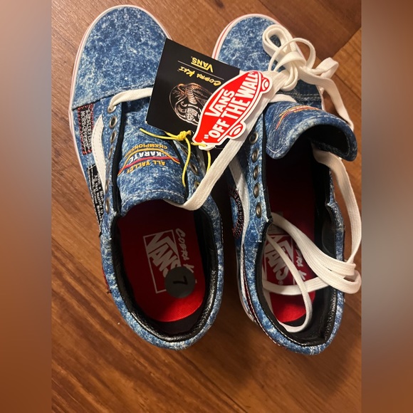 Vans Cobra Kai Old Skool Eagle Fang Shoes Denim Men’s Size 7 - Picture 3 of 3
